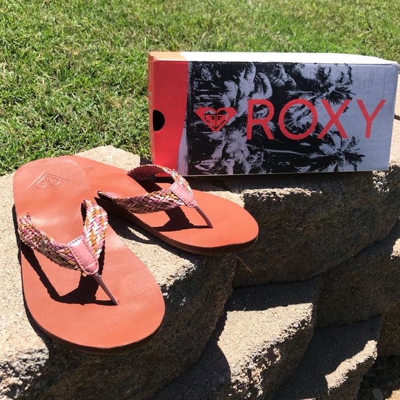roxy lola flip flops